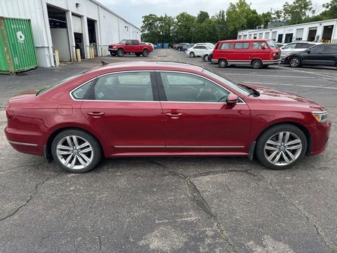 Used 2017 Volkswagen Passat 1.8T SEL Premium FWD image 5