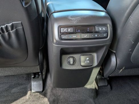Used 2023 Hyundai Palisade SEL w/ Premium Package FWD image 21