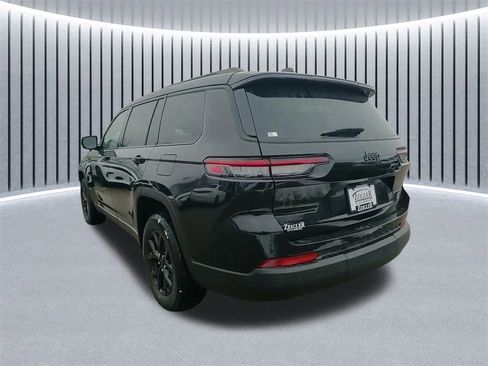 New 2025 Jeep Grand Cherokee L Laredo image 13