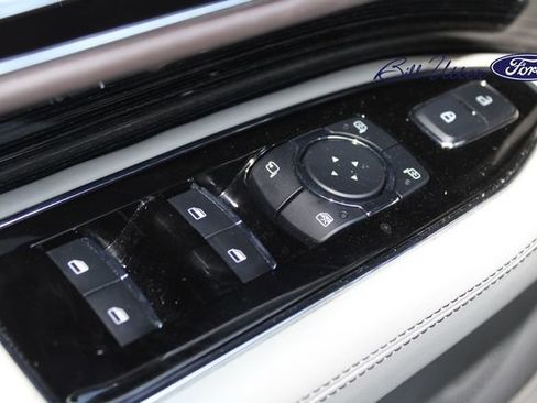 Used 2024 Lincoln Navigator Black Label AWD/4WD image 24