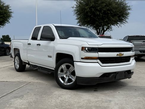 Used 2018 Chevrolet Silverado 1500 Custom w/ Texas Edition RWD image 2