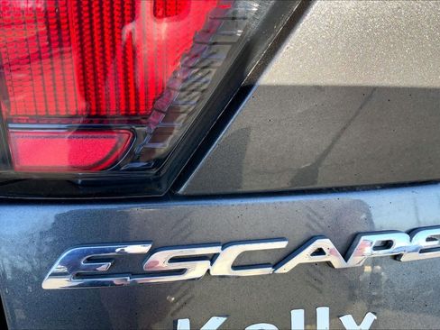 Used 2017 Ford Escape S image 30