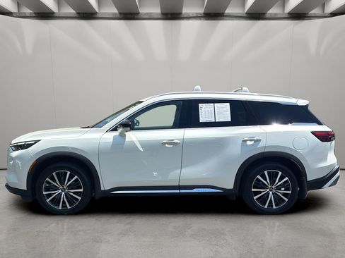 Used 2023 INFINITI QX60 Sensory AWD/4WD image 2