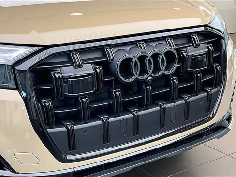 Certified 2025 Audi Q7 Premium Plus w/ Premium Plus Package image 32