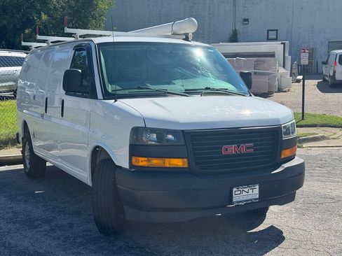 Used 2018 GMC Savana 2500 w/ Driver Convenience Package RWD image 2