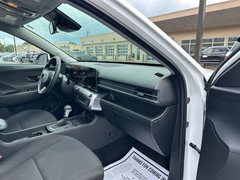 Used 2025 Hyundai Kona SEL AWD/4WD image 28