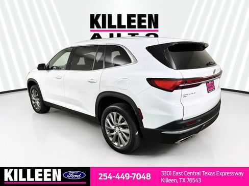 Used 2025 Buick Enclave Preferred AWD/4WD image 7