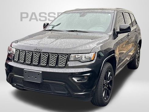 Used 2019 Jeep Grand Cherokee Altitude image 1