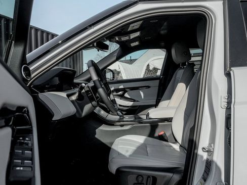 New 2026 Land Rover Range Rover Evoque S image 10