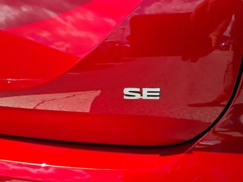 New 2025 Mitsubishi Outlander SE image 8