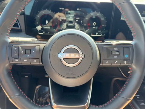Used 2025 Nissan Kicks SR w/ SR Premium Package AWD/4WD image 11