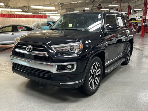 Used 2023 Toyota 4Runner Limited AWD/4WD image 6