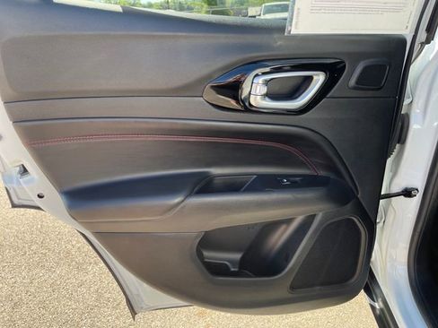 Used 2022 Jeep Compass Trailhawk w/ Sun and Sound Group AWD/4WD image 29