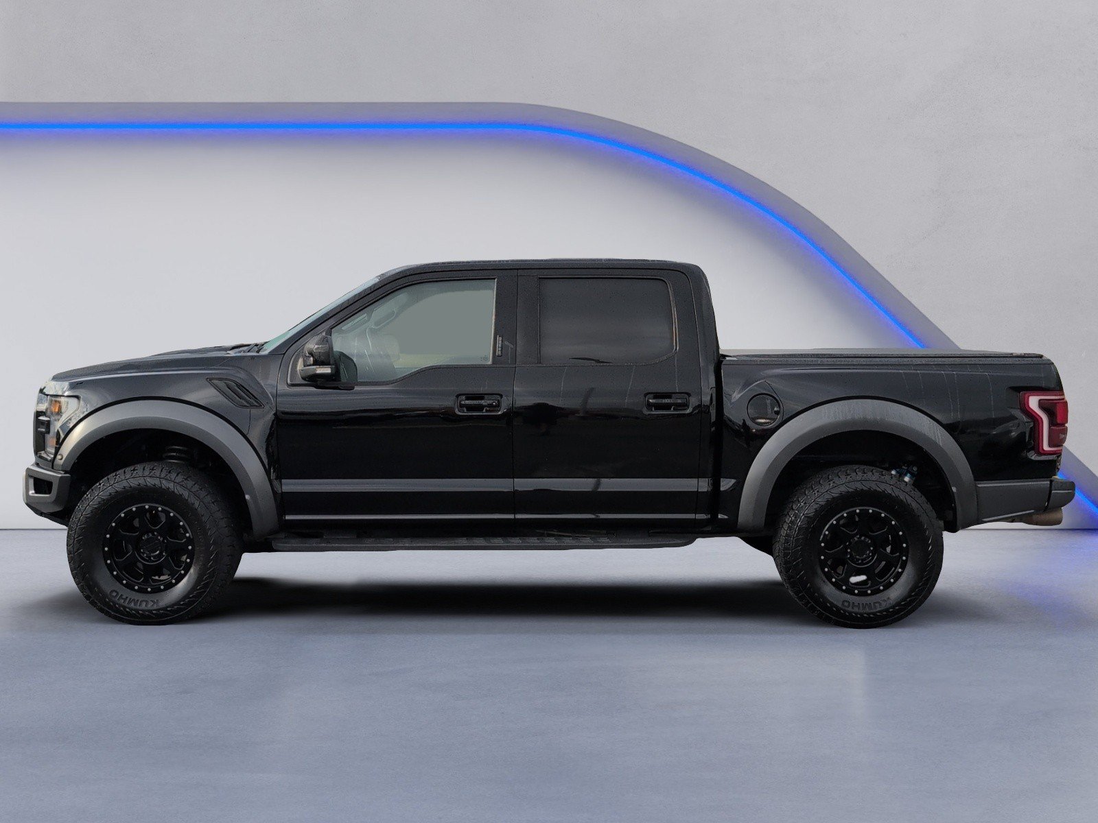 Used 2018 Ford F150 Raptor w/ Equipment Group 802A Luxury AWD/4WD image 3