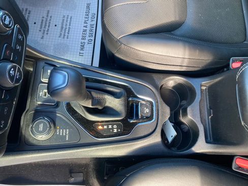 Used 2020 Jeep Cherokee Limited w/ Trailer Tow Group image 30