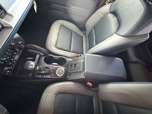 Used 2024 Ford Bronco Outer Banks image 10