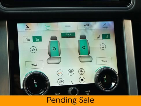 Used 2019 Land Rover Range Rover HSE image 18