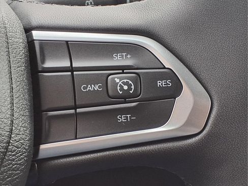 Used 2026 Jeep Compass Latitude AWD/4WD image 17