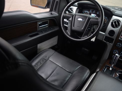 Used 2013 Ford F150 Lariat w/ Lariat Chrome Pkg image 2