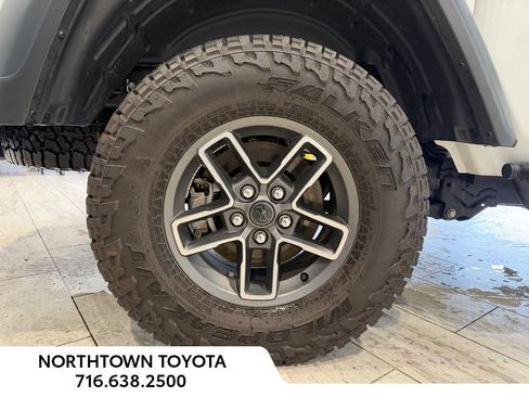 Used 2025 Jeep Gladiator Mojave w/ Safety Group AWD/4WD image 24