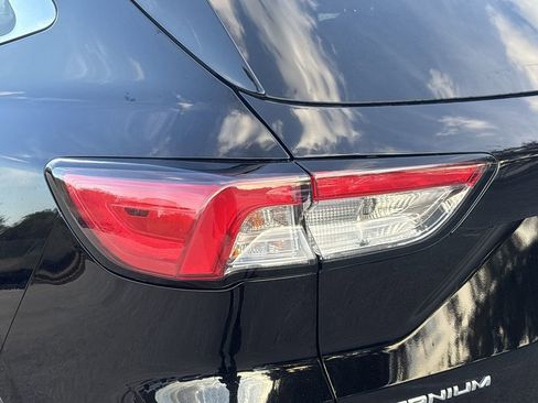 Certified 2022 Ford Escape Titanium image 7