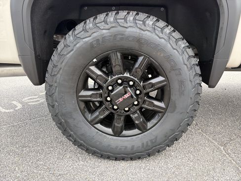 New 2026 GMC Sierra 2500 AT4 w/ AT4 Premium Plus Package AWD/4WD image 18