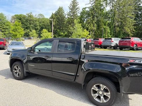 Used 2017 Chevrolet Colorado Z71 AWD/4WD image 2