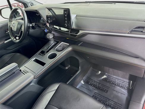 Certified 2022 Toyota Sienna XSE image 37