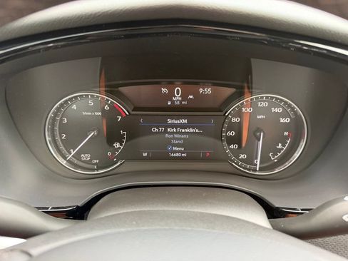 Used 2024 Cadillac XT6 Luxury FWD image 11