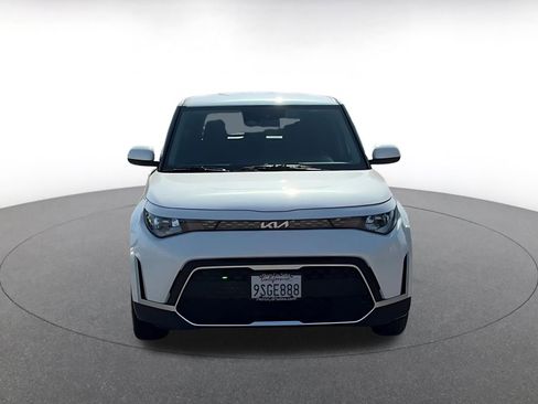 Used 2025 Kia Soul LX w/ LX Technology Package FWD image 3
