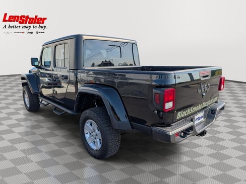 Used 2022 Jeep Gladiator Sport AWD/4WD image 3