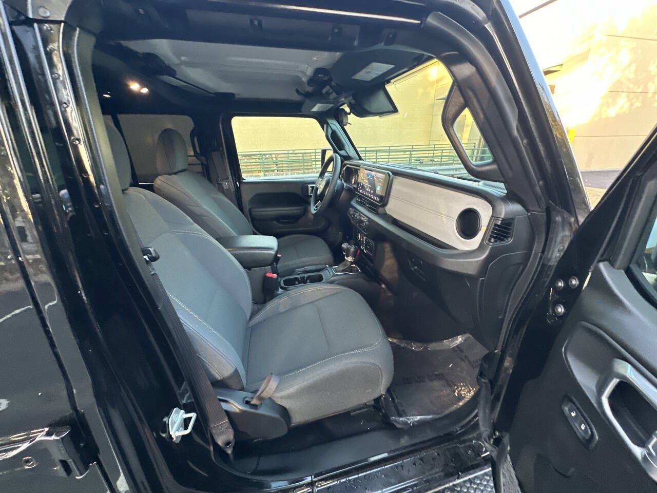 Used 2024 Jeep Wrangler Unlimited Sport AWD/4WD image 24