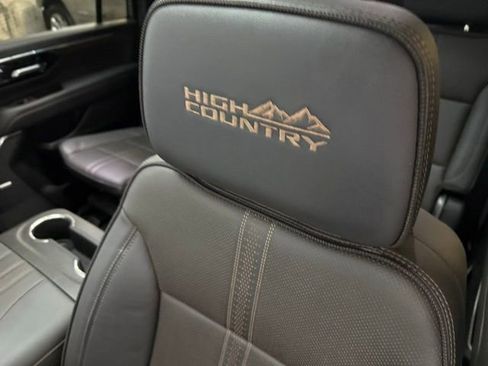 Used 2025 Chevrolet Suburban High Country w/ Sun And Tow Package image 32