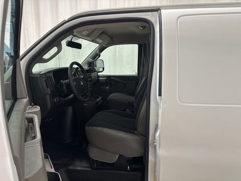 Used 2024 Chevrolet Express 2500 w/ Driver Convenience Package image 7
