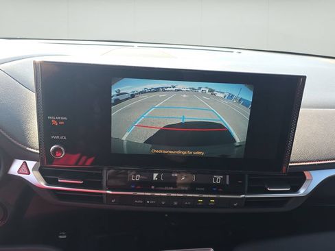 Used 2025 Toyota Sienna XSE AWD/4WD image 16