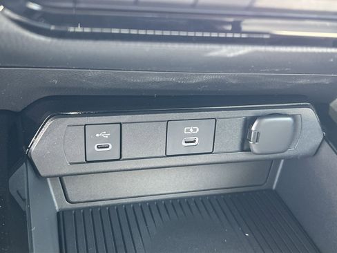 New 2026 Toyota Prius XLE image 25