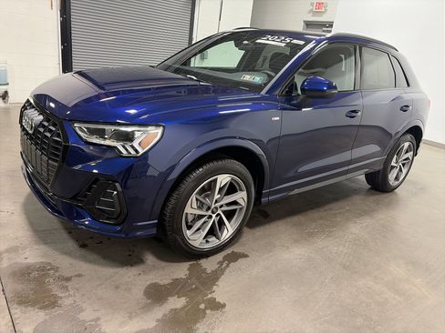 Certified 2025 Audi Q3 2.0T Premium w/ Convenience Plus Package image 8