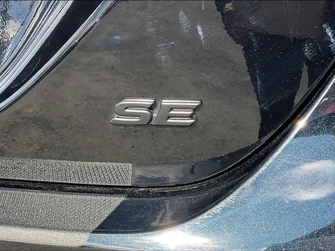 Used 2024 Toyota Camry SE image 10