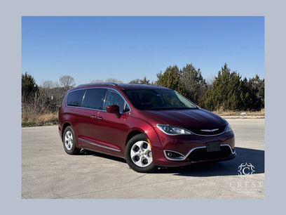 Used 2017 Chrysler Pacifica Touring-L Plus