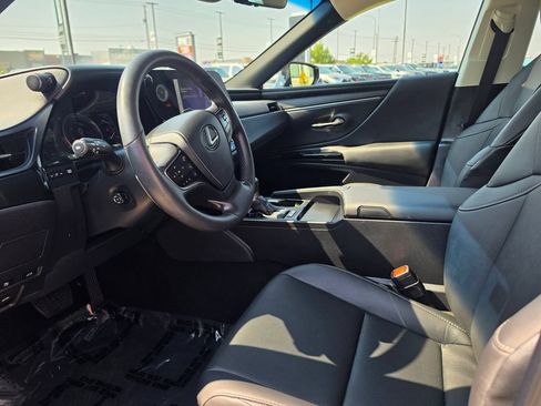Used 2024 Lexus ES 300h w/ Premium Package FWD image 10