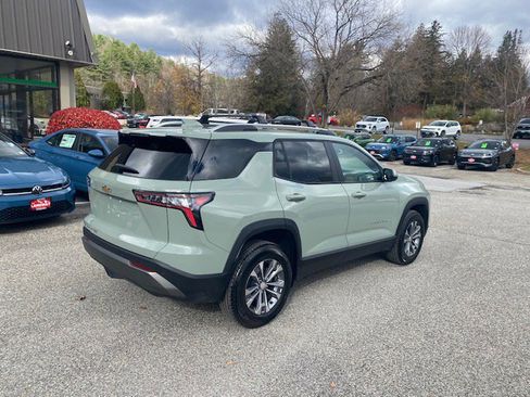 Used 2025 Chevrolet Equinox LT w/ Convenience Package II image 4