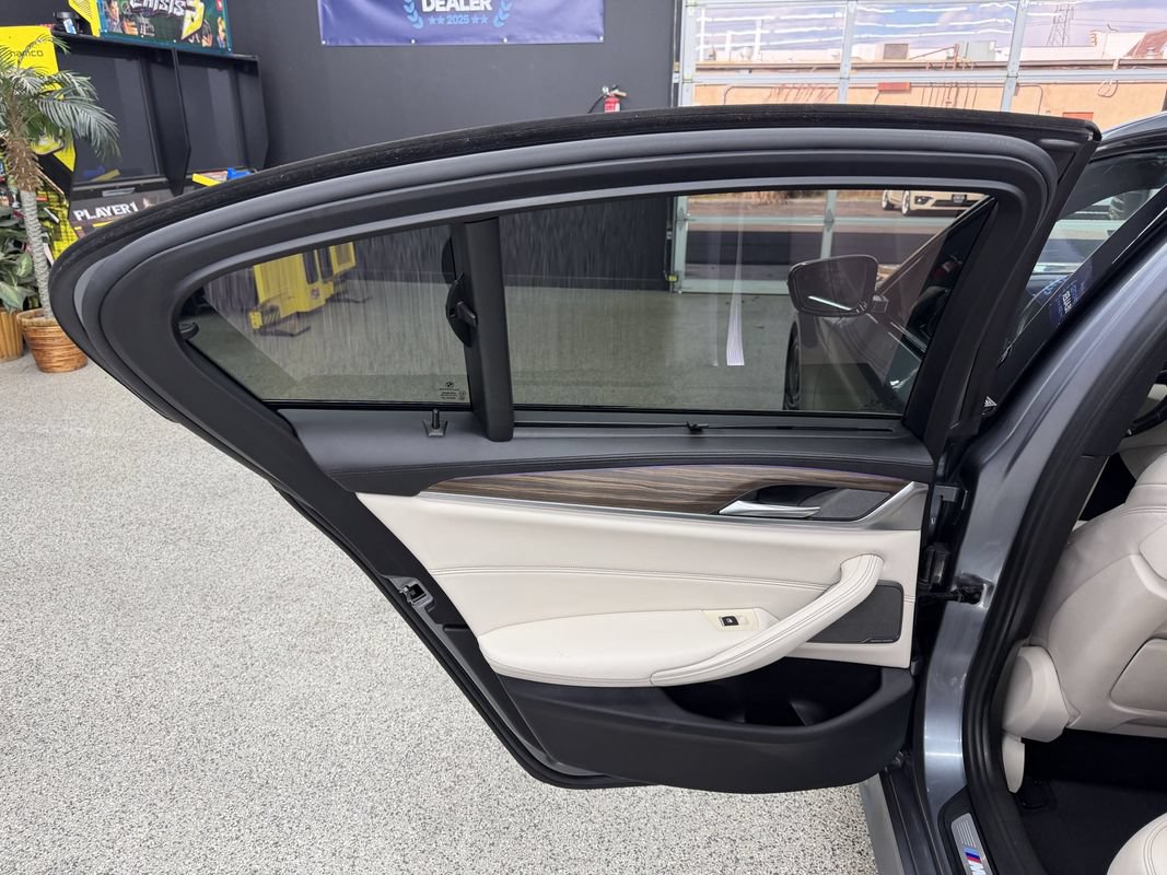 Used 2018 BMW M550i xDrive AWD/4WD image 12