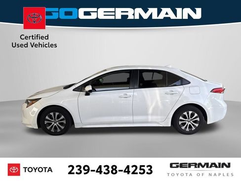 Used 2022 Toyota Corolla LE FWD image 2