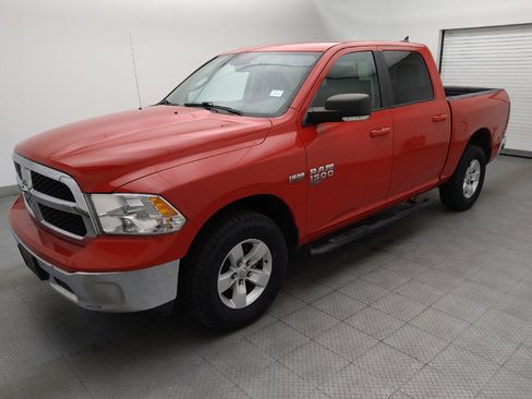 Used 2019 RAM 1500 Classic SLT w/ Luxury Group AWD/4WD image 2
