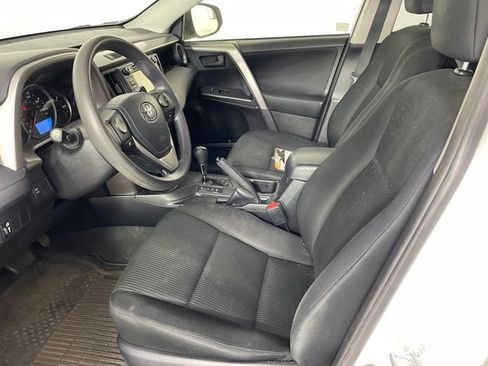 Used 2016 Toyota RAV4 LE AWD/4WD image 2