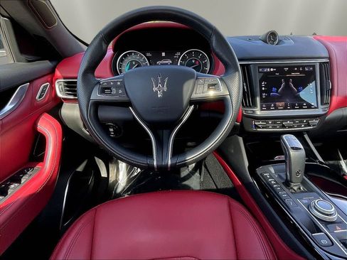 Used 2023 Maserati Levante GT AWD/4WD image 8