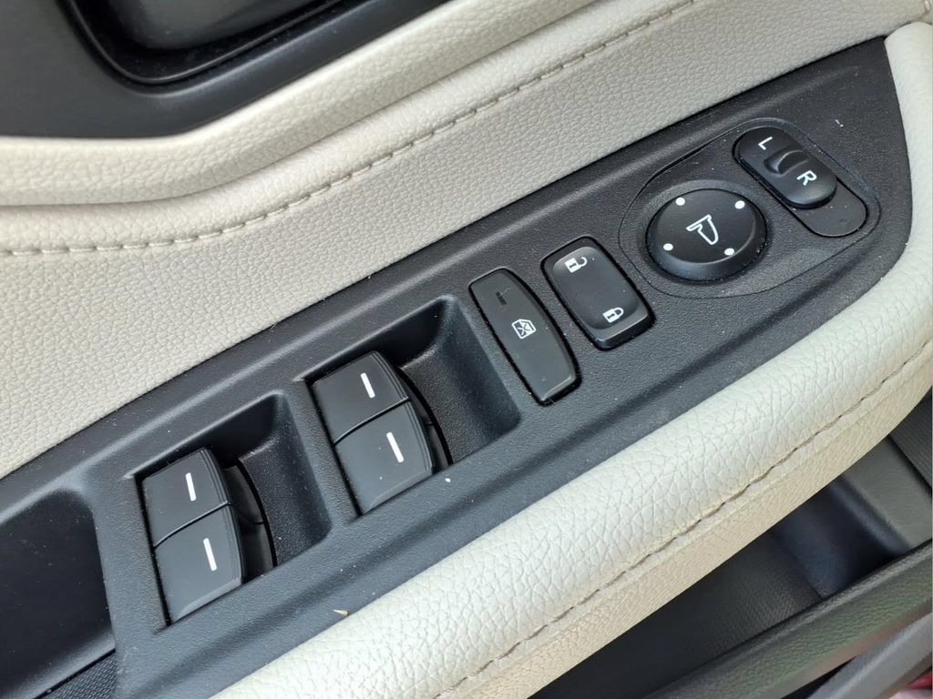 Used 2025 Honda Odyssey EX-L image 17