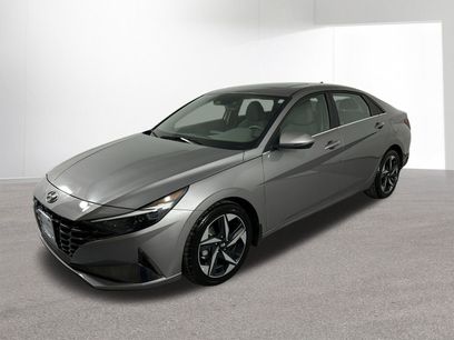 Used 2022 Hyundai Elantra SEL w/ Convenience + Premium Package