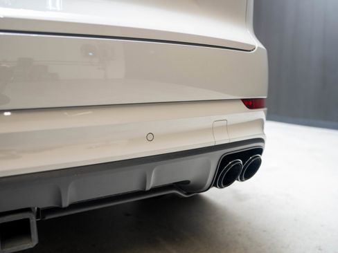 Certified 2023 Porsche Cayenne S Platinum AWD/4WD image 16