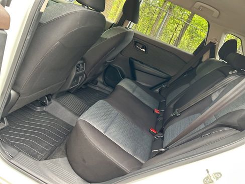 Used 2023 Nissan Rogue SV image 26